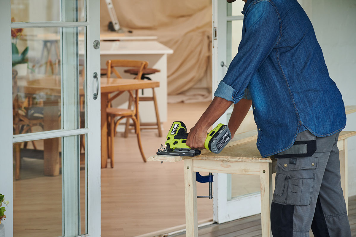 Hos Miljonlotteriet kan du vinna en sticksåg 18V ONE+HP från Ryobi.