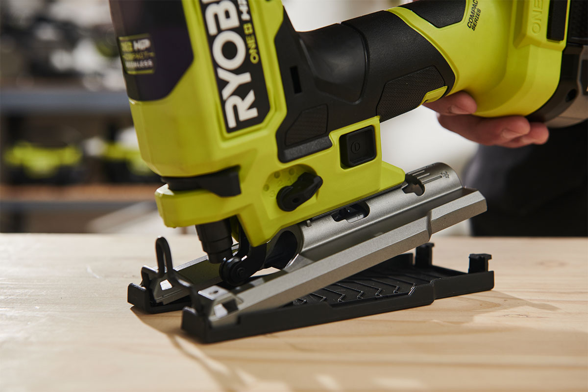 Hos Miljonlotteriet kan du vinna en sticksåg 18V ONE+HP från Ryobi.