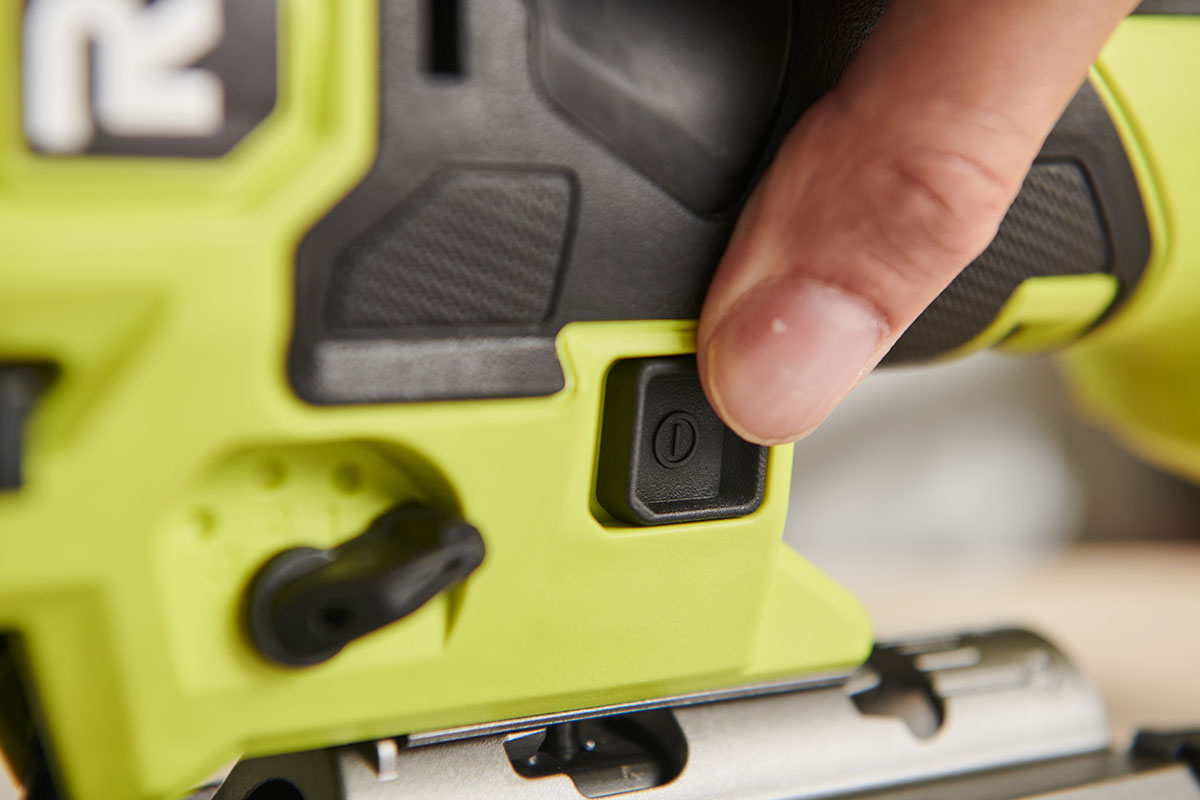Hos Miljonlotteriet kan du vinna en sticksåg 18V ONE+HP från Ryobi.