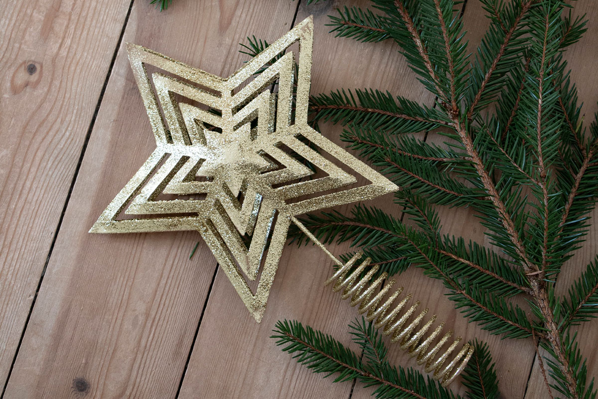 Hos Miljonlotteriet kan du vinna en julgransstjärna från By Benson.