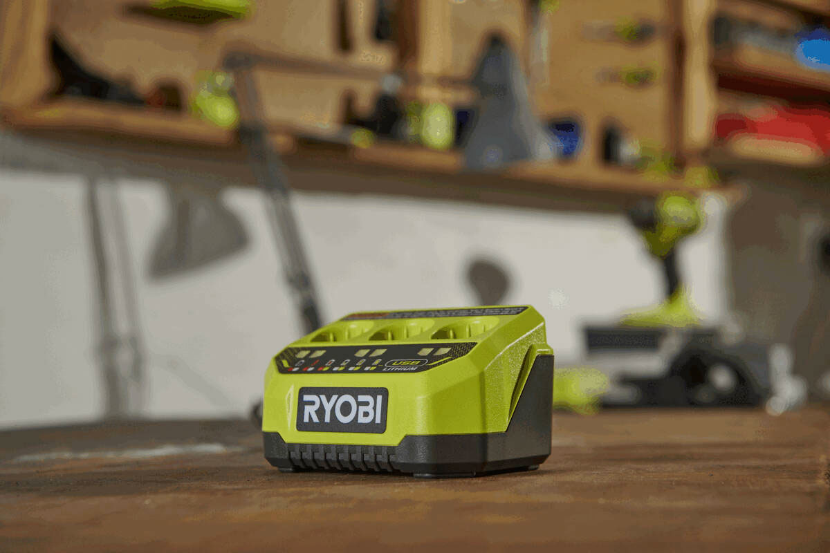 Hos Miljonlotteriet kan du vinna en snabbladdare från Ryobi