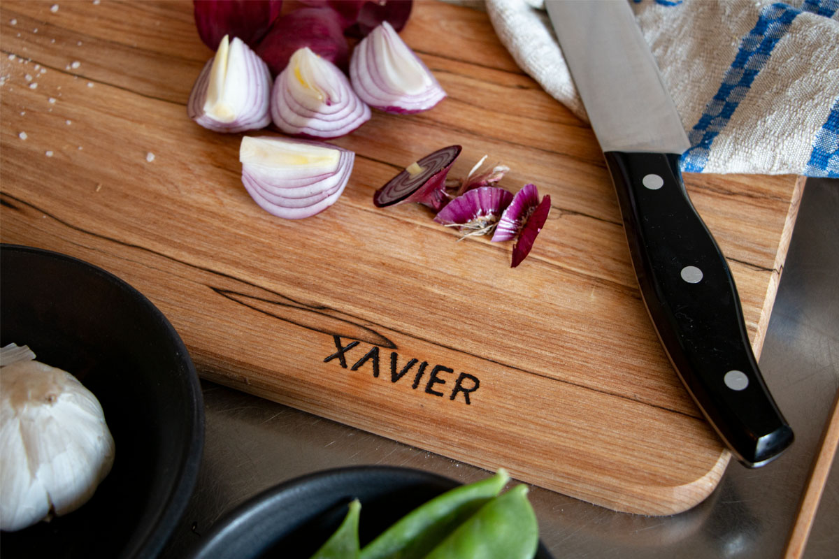 Hos Miljonlotteriet kan du vinna en skärbräda från Xavier.