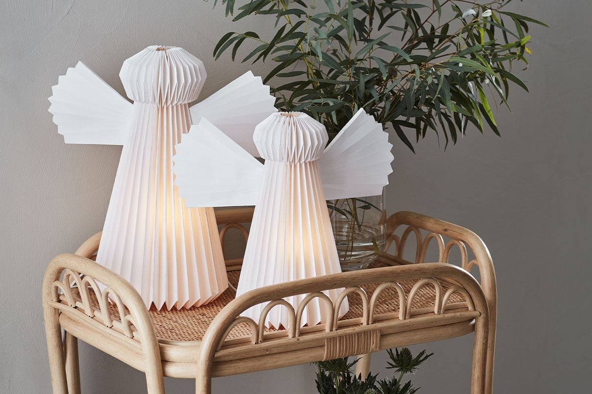 Hos Miljonlotteriet kan du vinna bordsdekorationen Angel från Markslöjd