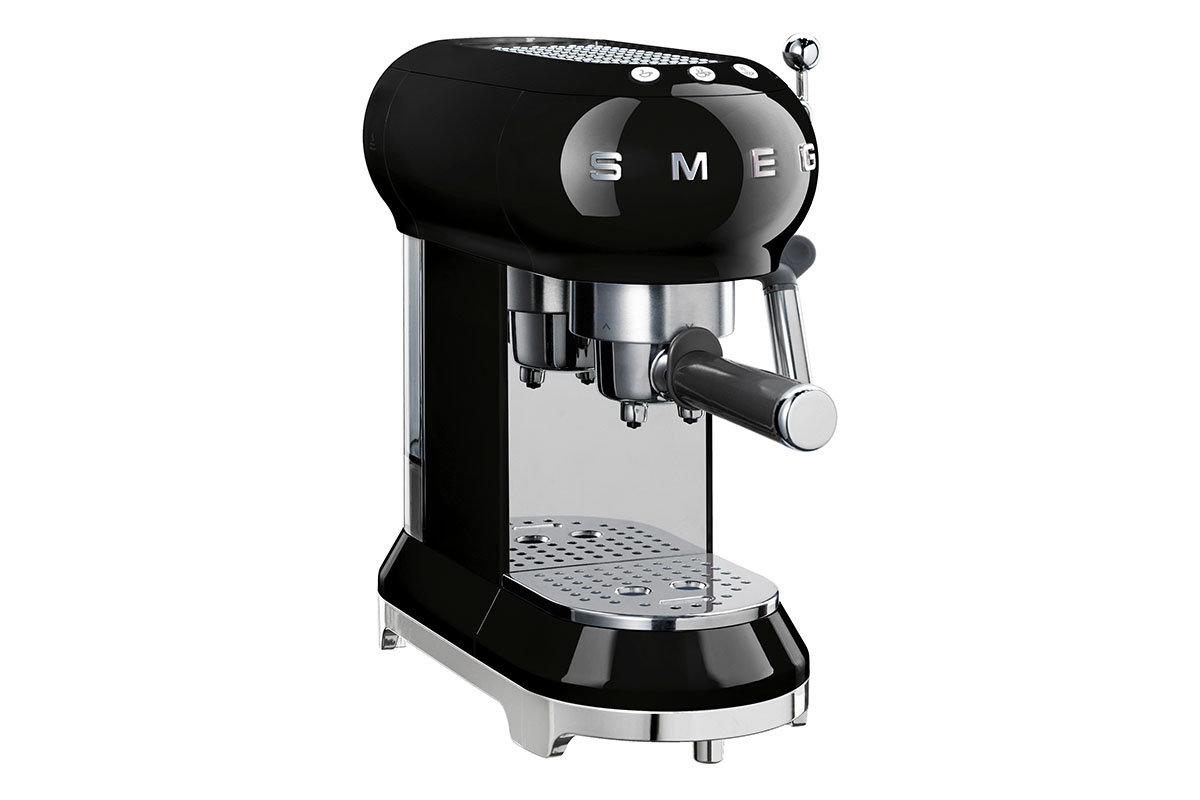 Hos Miljonlotteriet kan du vinna en espressomaskin från Smeg