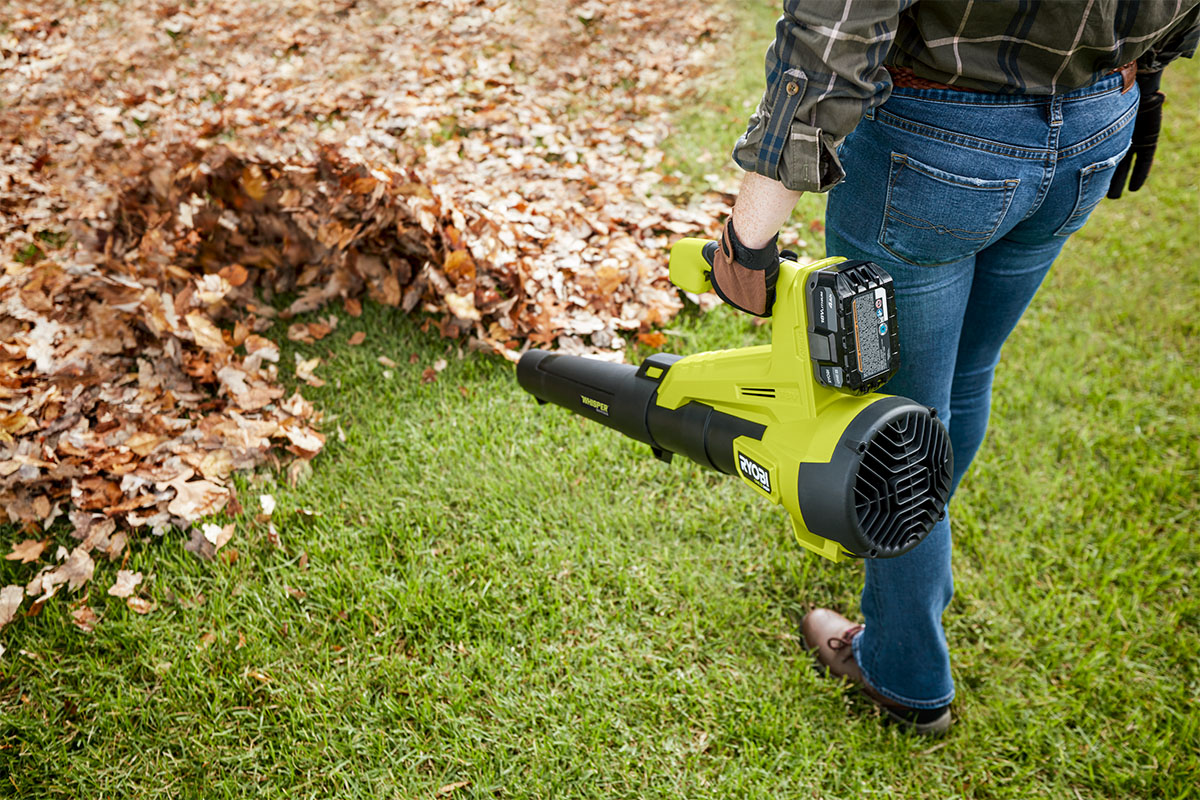 Hos Miljonlotteriet kan du vinna en lövblås 18V ONE+HP från Ryobi