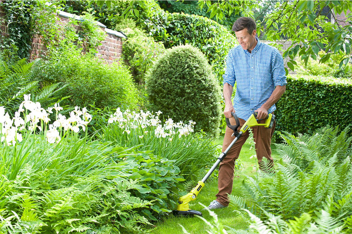 Hos Miljonlotteriet kan du vinna en grästrimmer 18V ONE+ från Ryobi.